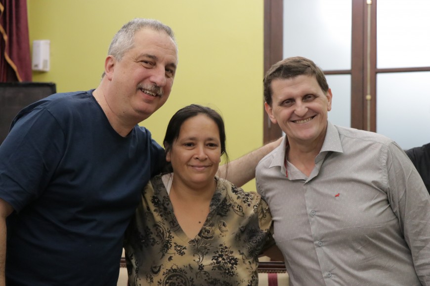 Passalacqua recibió a beneficiarios del “Ahora Sanitarios” y entregó carpetas a nuevos seleccionados