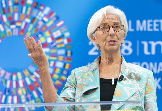 El FMI alertó que el crecimiento mundial se frenó más de lo previsto