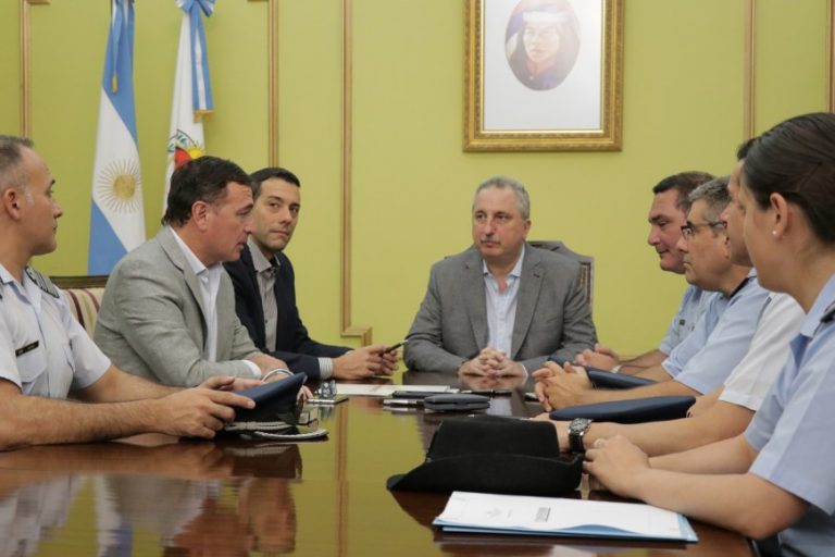 El Gobierno de la Provincia y la Fuerza Aérea Argentina firmaron convenios de cooperación recíproca