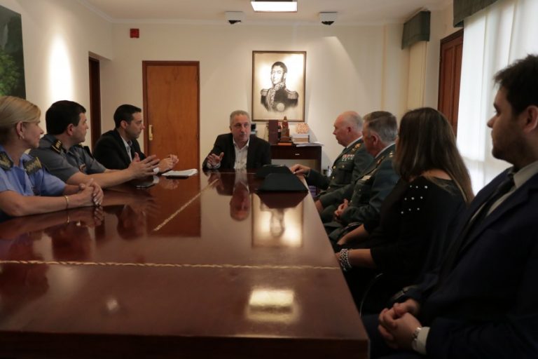 Formación de Fuerzas de Seguridad: Passalacqua se reunió con miembros de la Guardia Civil española