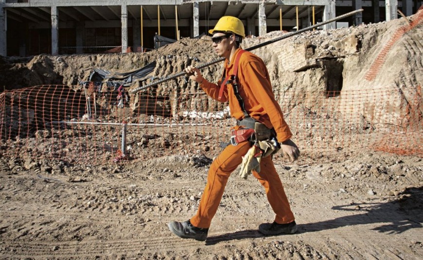 Tras 20 meses, cayó un 1,8% el empleo de la construcción