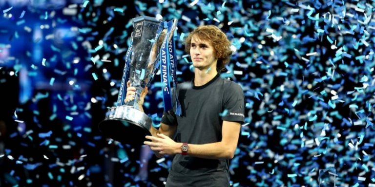 Tenis: Zverev superó a Djokovic y se consagró campeón del Masters de Londres