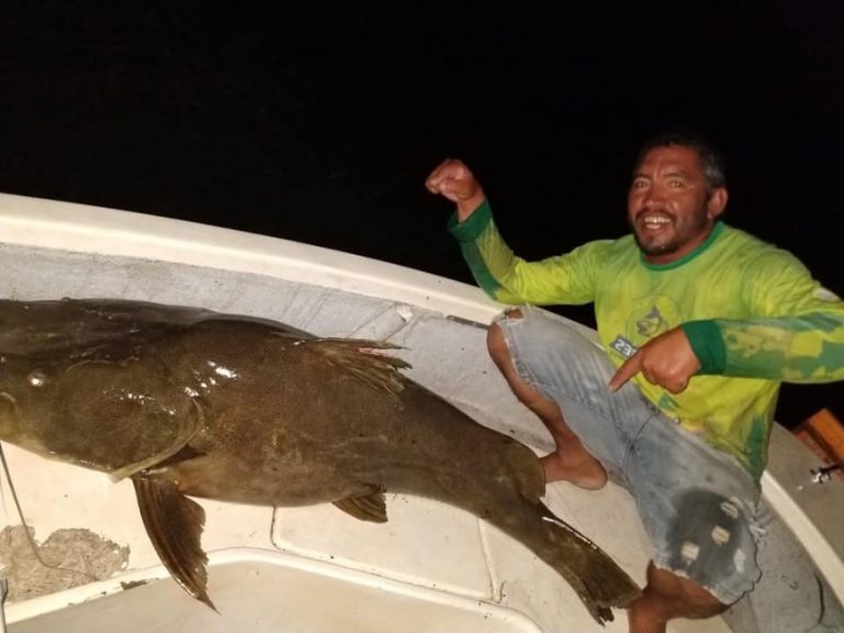 Ita Ibaté: a horas de la veda, pescaron un manguruyú de 80 kilos en el Paraná
