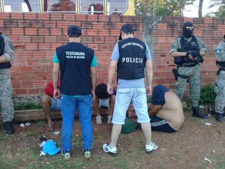 Desbarataron dos "kioscos" narcos y hubo 12 detenidos en Posadas
