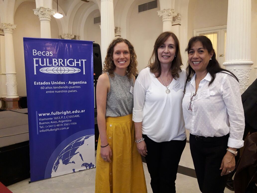 Asistente estadounidense fortalece su trayectoria educativa en la Provincia