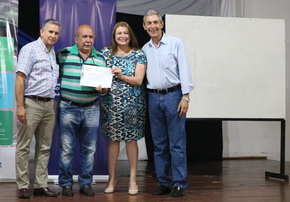 Oberá: entregaron certificados en instalaciones domiciliarias a estudiantes del Aula Taller Móvil