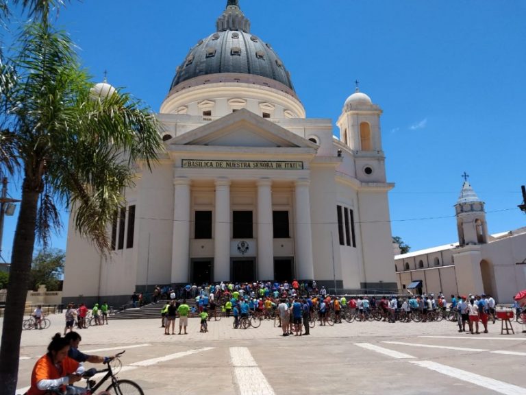 Miles de peregrinos llegaron a Itatí para celebrar a la Inmaculada Concepción