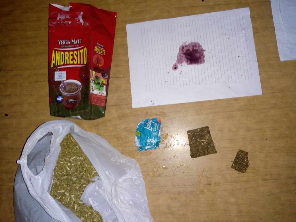 Intentó ingresar marihuana en una comisaría en un paquete de yerba