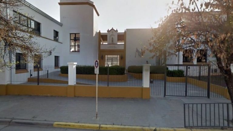 Salta: colegio católico expulsó a cuatro alumnos por defender a un compañero gay