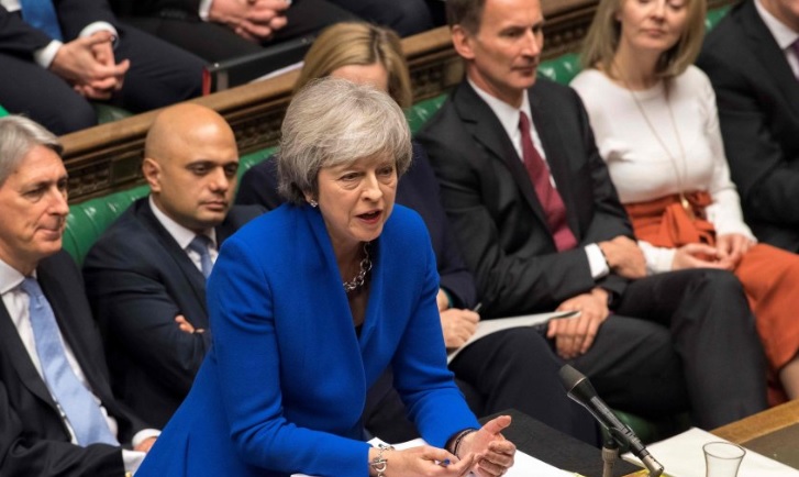 Reino Unido: el parlamento rechazó el Brexit de Theresa May y peligra su continuidad en el poder