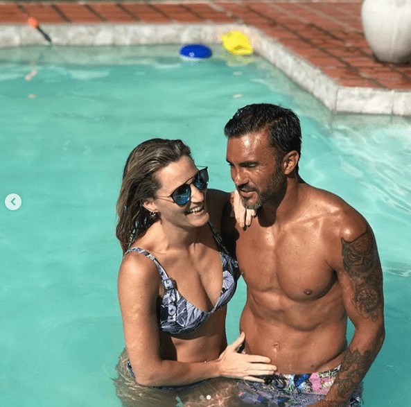 Pileta, sol y ¡manito indiscreta!: el momento romántico de Mica Viciconte y Fabián Cubero