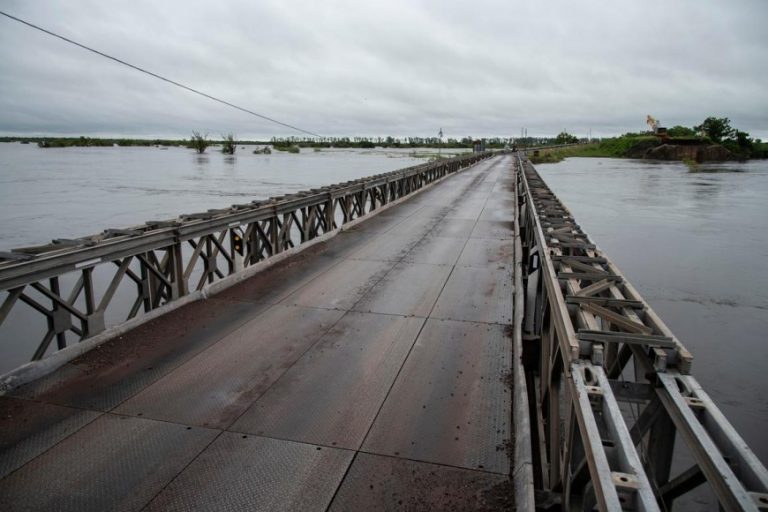 Corrientes: continúa el corte sobre el puente Bailey entre Esquina y San Isidro