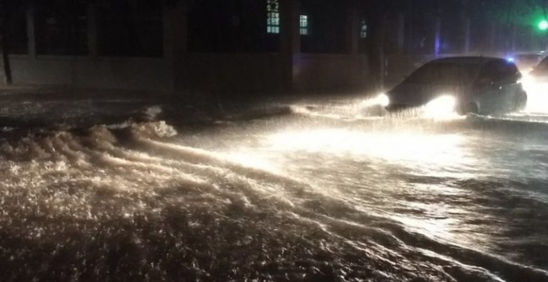 Tormenta eléctrica provocó graves inundaciones en Resistencia y Corrientes