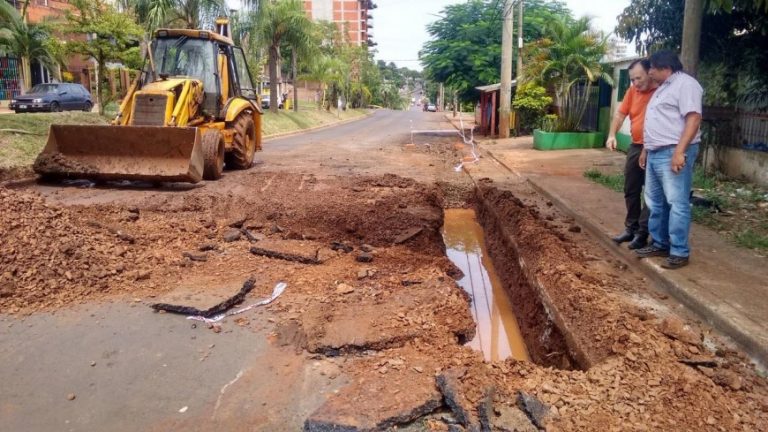 Realizan trabajos de reparación sobre la avenida Urquiza de Posadas