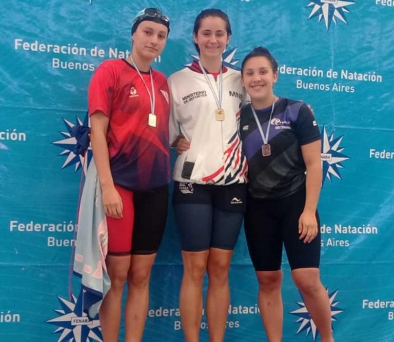Natación: Astrid Olmedo, medalla de oro en el Argentino Open y Junior