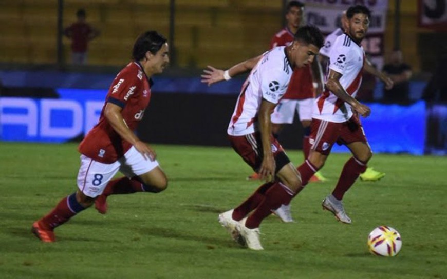 Amistoso de pretemporada: River a Nacional en Uruguay