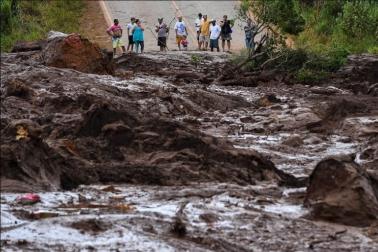 Brasil: rescataron a 46 sobrevivientes, sube la cifra de muertos y hay más de 300 desaparecidos