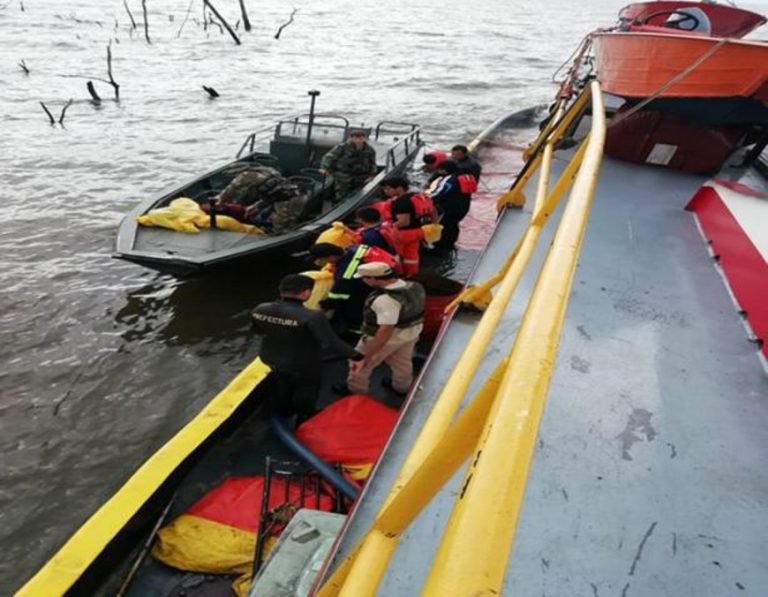 Asistieron al buque remolcador paraguayo varado en el Río Paraná