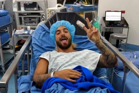 ¿Qué le pasa a Maluma? Se operó y pidió que recen por su salud