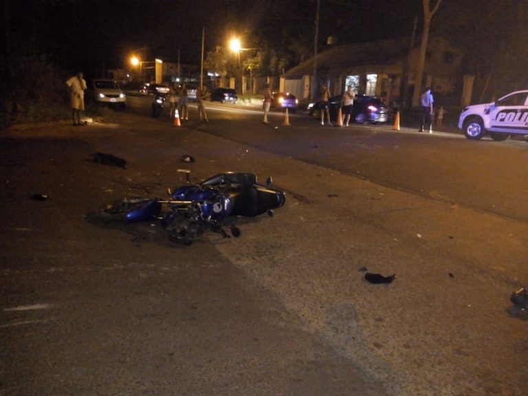 Motociclista falleció tras chocar con un auto en la avenida Alem