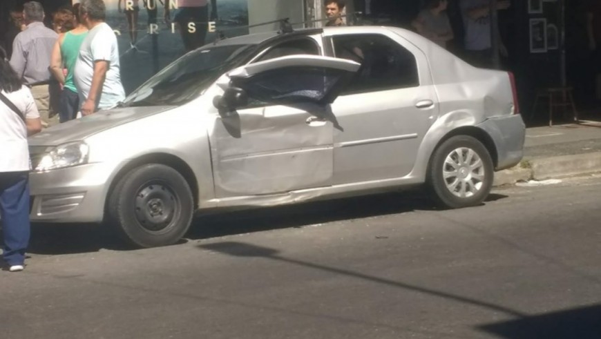 Rescataron a otra beba encerrada en un auto