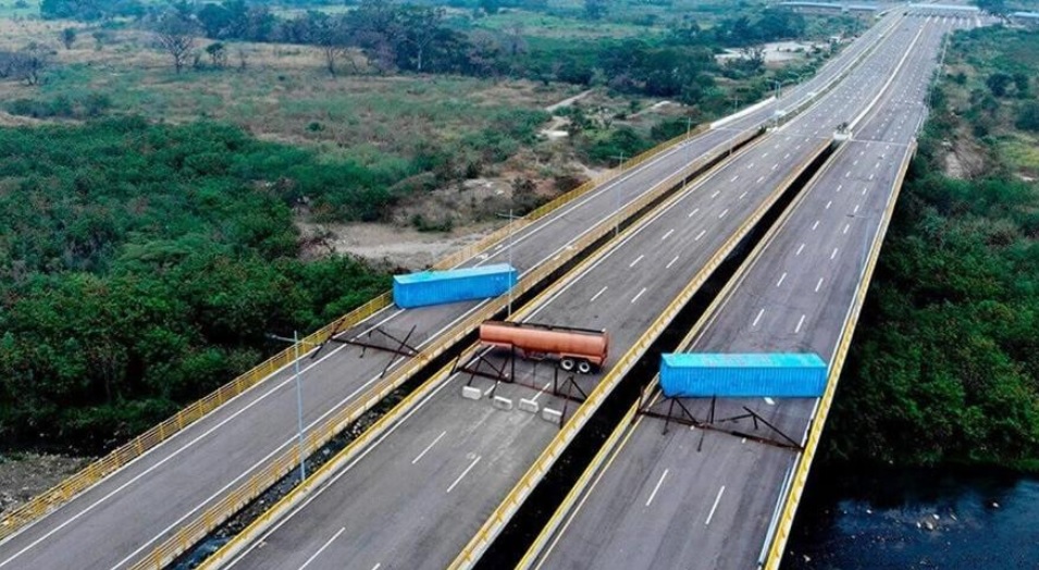 Crisis en Venezuela: Maduro ordenó cerrar pasos fronterizos con Colombia