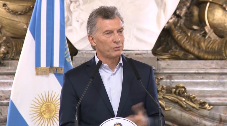 Macri anunció que pymes y economías regionales no pagarán cargas patronales de sueldos de $17.500