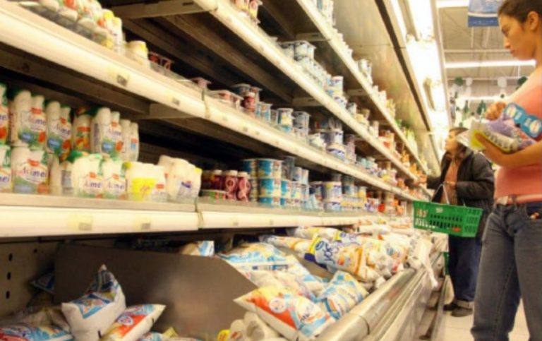 En 2018 ventas en supermercados cayeron 3% y en shoppings 2,4%
