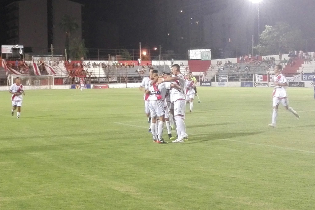 Regional Amteur: en Villa Sarita, Guaraní goleó a Nacional y es líder