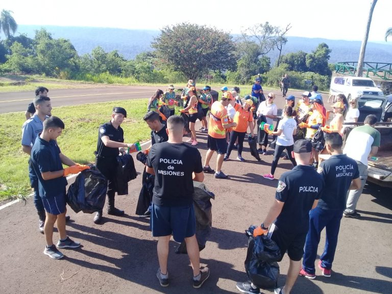 Policías participaron del maratón por la biodiversidad en El Soberbio