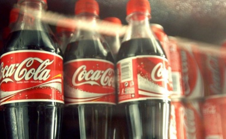 El Gobierno define si otorga el plan de crisis a Coca-Cola