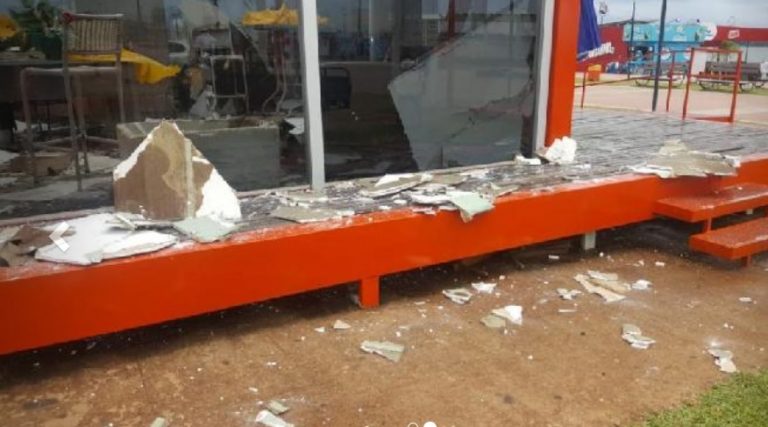 Temporal en Encarnación: la oficina de la Gerencia de la Playa San José sufrió destrozos