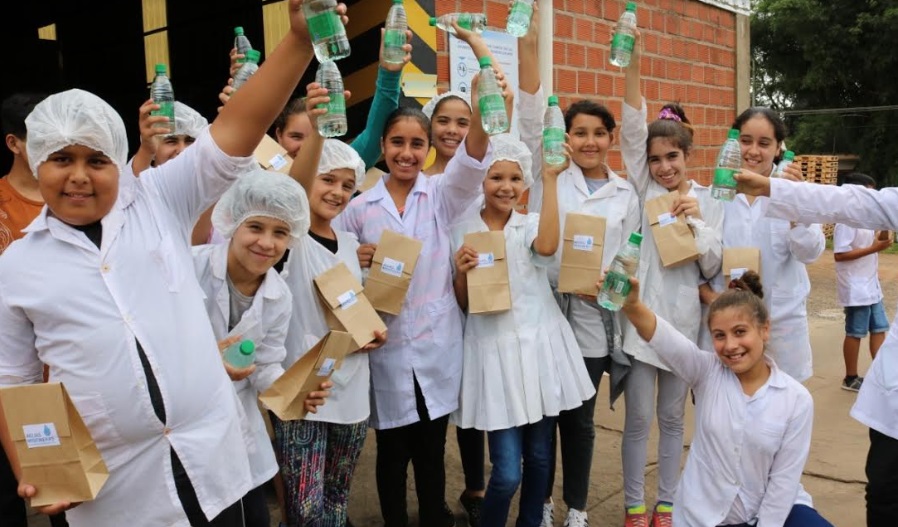 Día Mundial del Agua: alumnos de San Javier visitaron la Planta envasadora de Aguas Misioneras