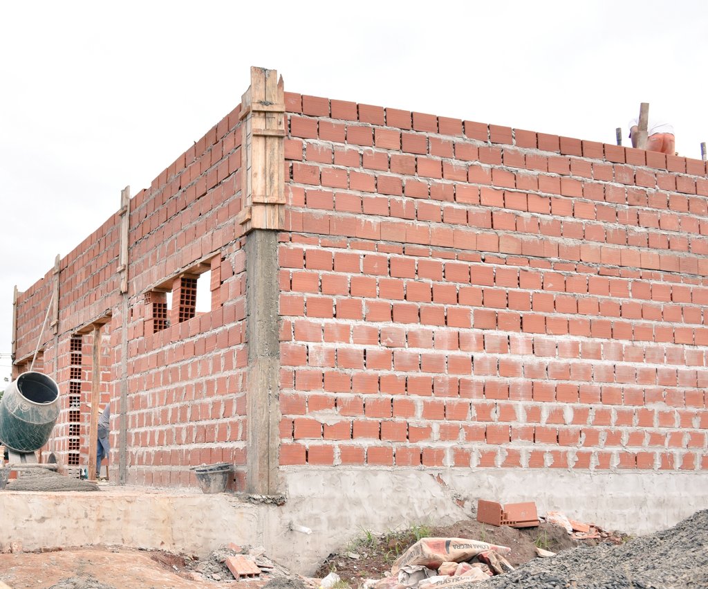 Presupuesto Participativo: Losada supervisó las obras del SUM de Villa Bonita 1 2 - IMG owv918 - 1