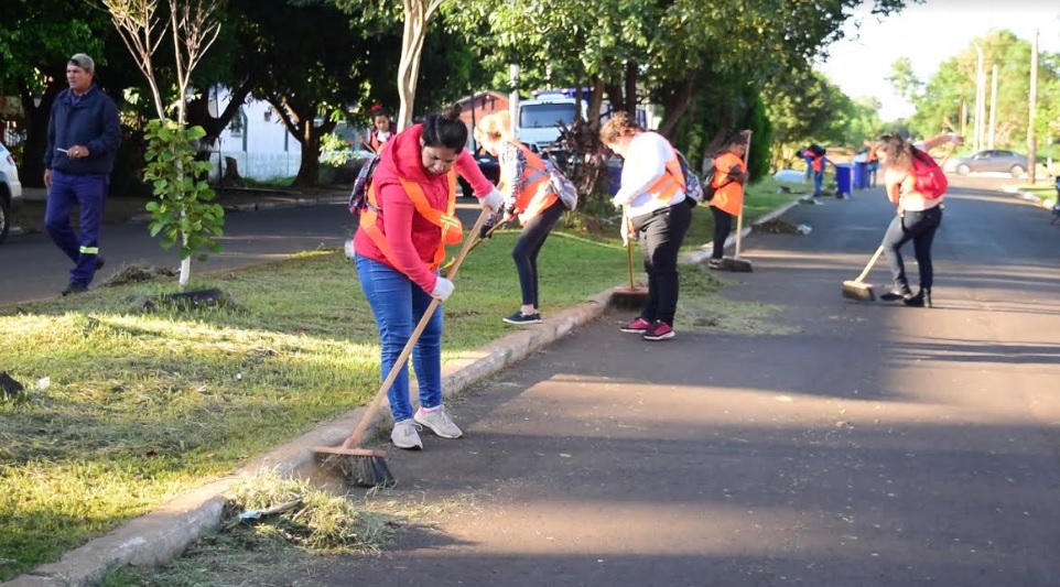 Finalizaron operativo de limpieza sobre las avenidas Las Heras y Aguado de Posadas