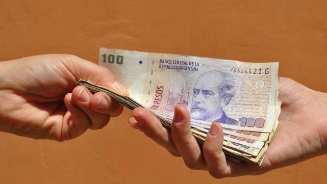 Estudio afirma que más de la mitad de los argentinos le debe dinero a alguien