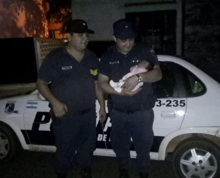 Policías realizaron RCP a una beba y la salvaron