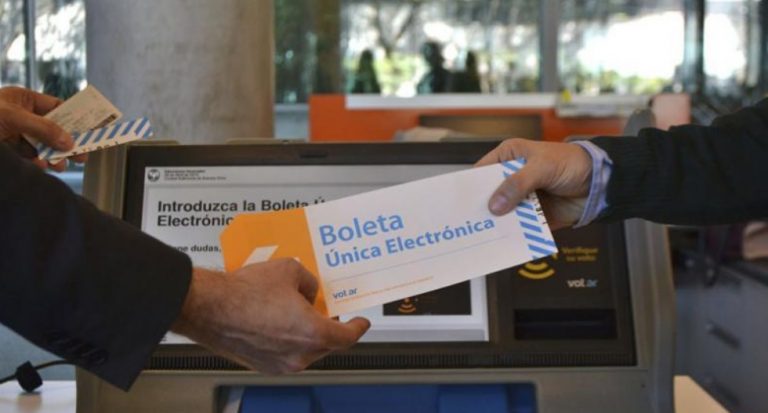 Tras las elecciones en Neuquén, quedó en duda el voto electrónico