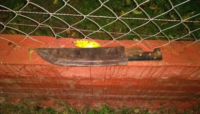 Intentó robarle a una familia con un arma blanca y lo detuvieron