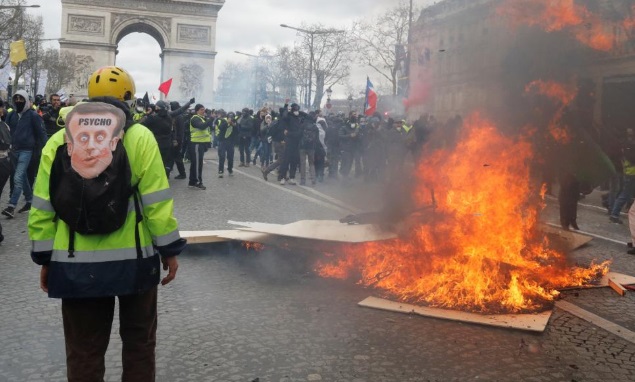 Nueva protesta de Chalecos Amarillos en Francia: incidentes y saqueos