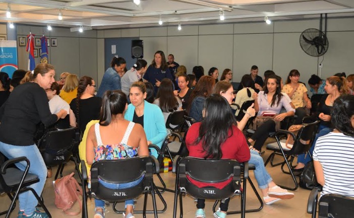 Unas 300 personas comenzaron el curso de Lengua de Señas Argentina