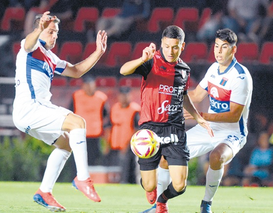 Copa dela Superliga: Colón y Tigre, igualaron sin goles en Santa Fe