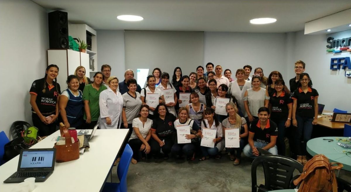 Escuela de Robótica: exitosa primera jornada de la línea "Sumá tu escuela 2019"