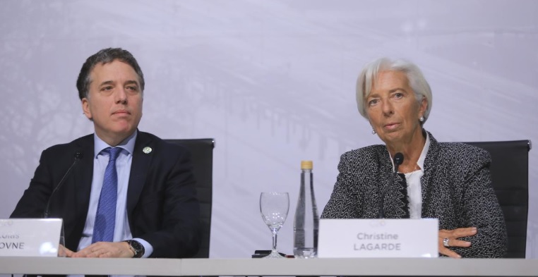 FMI prevé que economía argentina se contraerá 1,2% y el desempleo subirá a 10%