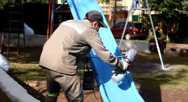 Realizaron operativo de limpieza y embellecimiento en la plaza de la Chacra 154 de Posadas