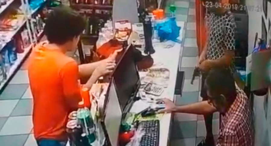 Robo a comercio posadeño: uno de los jóvenes fue entregado a la policía por su padre