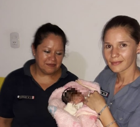 Asistieron a una mujer que dio a luz a un bebé en San Ignacio