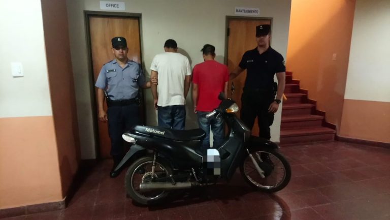 Posadas: detuvieron a tres hombres y recuperaron una motocicleta robada