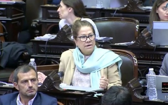 Camaño: "No podemos seguir cobrando tanto dinero mientras no hacemos un carajo"