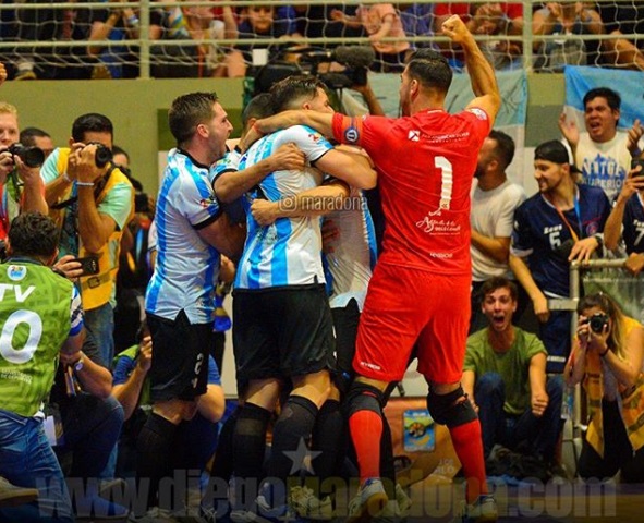 Argentina campeón mundial de futsal: el saludo de Maradona a los jugadores